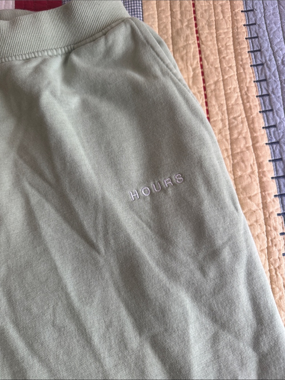 HOURS brand Sage Green Joggers Embroidered logo Mens Large EUC